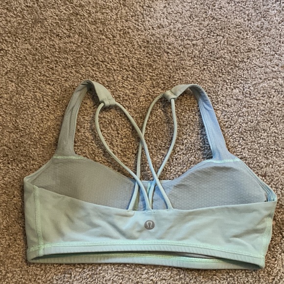 Lululemon sports bra. Teal. Size 6. - Picture 2 of 2